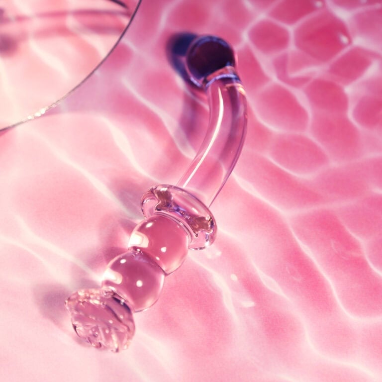 Glaze Glass Rosebud GSpot Dildo Pink detail