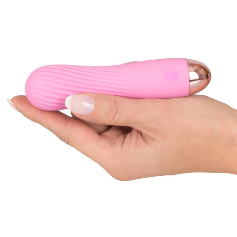 Compact vibrator for women with ergonomic design and multiple vibration settings, perfect for personal pleasure and intimacy enhancement.