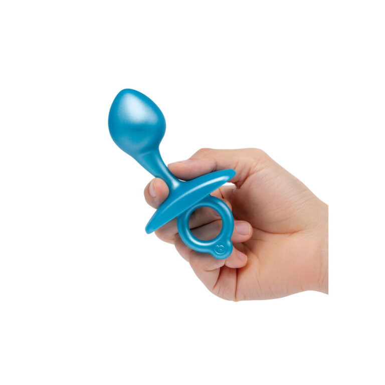 Blue silicone anal plug with ring, designed for adult pleasure, easy to insert and remove, ideal for anal stimulation and intimacy enhancement.